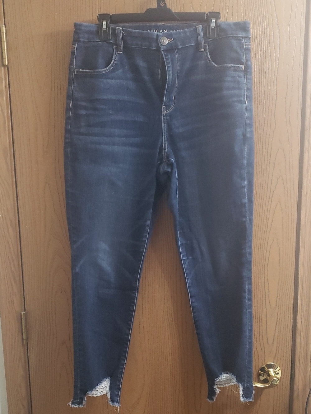 American Eagle Outfitters Medium-Dark Blue Cropped Skinny Jeans
